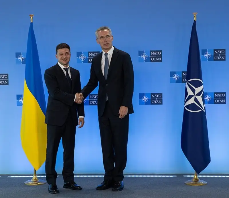 Генсек НАТО внезапно прибыл в Киев и заявил, что поток оружия и боеприпасов увеличится