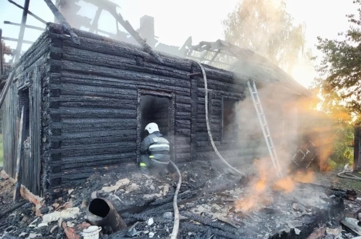На пожаре в брянском селе Верхличи погиб 53-летний мужчина