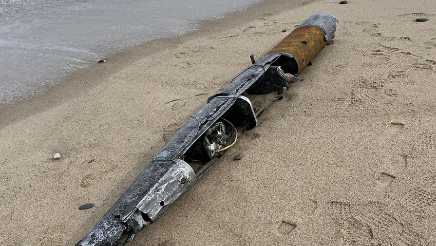 В США обнаружили обломки секретной ракеты на пляже